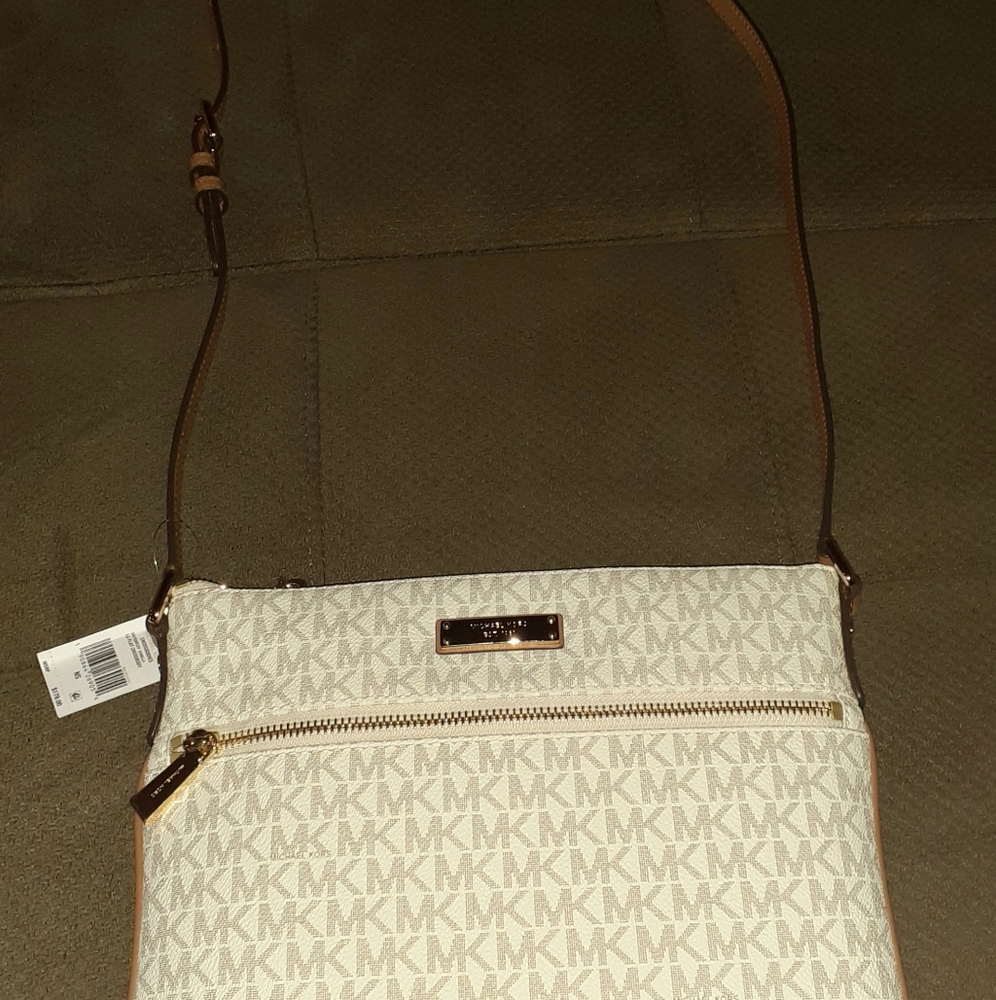 Michael Kors signature bedford flat small crossbod